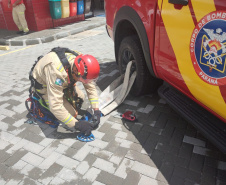 Bombeiros do Paraná disputam competição internacional de resgate em altura