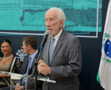 O governador em exercício Darci Piana participou nesta segunda-feira (19), em Curitiba, do lançamento de um projeto do Tribunal de Justiça do Estado do Paraná (TJPR) para instalação de pontos de atendimento remoto em municípios que não são sedes de suas comarcas. 