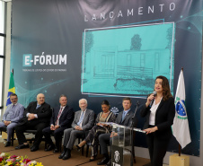 O governador em exercício Darci Piana participou nesta segunda-feira (19), em Curitiba, do lançamento de um projeto do Tribunal de Justiça do Estado do Paraná (TJPR) para instalação de pontos de atendimento remoto em municípios que não são sedes de suas comarcas. 