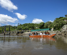 PORTOS DO PARANÁ REMOÇÃO RESÍDUOS