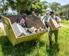 PORTOS DO PARANÁ REMOÇÃO RESÍDUOS