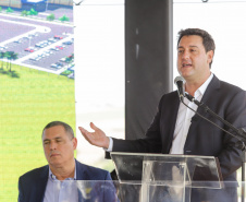 O governador Carlos Massa Ratinho Junior participou nesta quinta-feira (14) do lançamento da pedra fundamental do novo empreendimento do grupo J.Macêdo em Londrina, no Norte do Estado. 