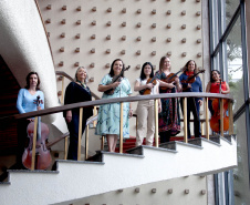 Da fundação às apresentações atuais, mulheres formam pilar fundamental da Orquestra Sinfônica do Paraná. Na foto, Fernanda.