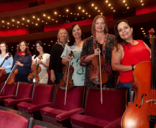 Da fundação às apresentações atuais, mulheres formam pilar fundamental da Orquestra Sinfônica do Paraná. Na foto, Fernanda.