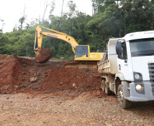 Recuperação da PR-170 avança durante período de interdição