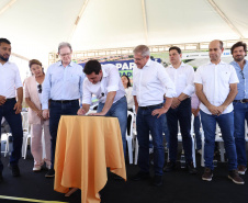 Governador Carlos Massa Ratinho Junior entraga casas em Ibiporã.