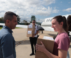 Avião da Casa Militar leva alimento especial para crianças internadas no Rio Grande do Sul