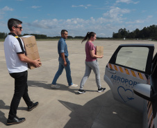 Avião da Casa Militar leva alimento especial para crianças internadas no Rio Grande do Sul