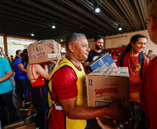 Paraná chega a 3,3 mil toneladas de doações arrecadas ao Rio Grande do Sul