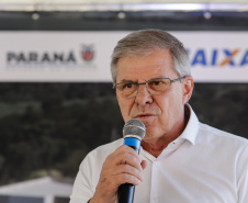 Com apoio do Estado, 200 moradores de Maringá ganham as chaves da casa própria