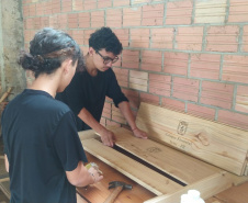 Camas, livros e cartas: estudantes da rede estadual se mobilizam para ajudar o RS
