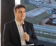 Carambeí, 13 de junho de 2024 - O governador Carlos Massa Ratinho Jr visita a nova fábrica de garrafas da Ambev, que está sendo construída em Carambeí, nos Campos Gerais.