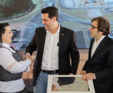 Carambeí, 13 de junho de 2024 - O governador Carlos Massa Ratinho Jr visita a nova fábrica de garrafas da Ambev, que está sendo construída em Carambeí, nos Campos Gerais.