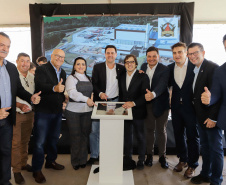 Carambeí, 13 de junho de 2024 - O governador Carlos Massa Ratinho Jr visita a nova fábrica de garrafas da Ambev, que está sendo construída em Carambeí, nos Campos Gerais.