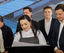 Carambeí, 13 de junho de 2024 - O governador Carlos Massa Ratinho Jr visita a nova fábrica de garrafas da Ambev, que está sendo construída em Carambeí, nos Campos Gerais.