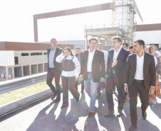 Carambeí, 13 de junho de 2024 - O governador Carlos Massa Ratinho Jr visita a nova fábrica de garrafas da Ambev, que está sendo construída em Carambeí, nos Campos Gerais.