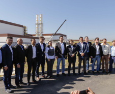 Carambeí, 13 de junho de 2024 - O governador Carlos Massa Ratinho Jr visita a nova fábrica de garrafas da Ambev, que está sendo construída em Carambeí, nos Campos Gerais.