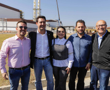 Carambeí, 13 de junho de 2024 - O governador Carlos Massa Ratinho Jr visita a nova fábrica de garrafas da Ambev, que está sendo construída em Carambeí, nos Campos Gerais.