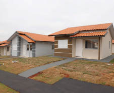 Darci Piana entrega residencial com 120 casas a famílias de Nova Londrina