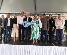 Darci Piana entrega residencial com 120 casas a famílias de Nova Londrina