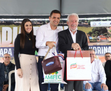 Darci Piana entrega residencial com 120 casas a famílias de Nova Londrina