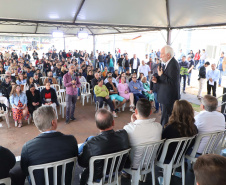 Darci Piana entrega residencial com 120 casas a famílias de Nova Londrina