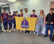 Fomento Paraná recebe equipe de estudantes que participaram de torneio internacional de robótica