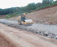 Pavimentação entre Pitanga e Mato Rico está 74% finalizada 