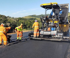 Pavimentação entre Pitanga e Mato Rico está 74% finalizada 