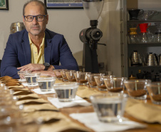 Com apoio do Tecpar, empreendedores vão produzir água especial para o preparo de cafés