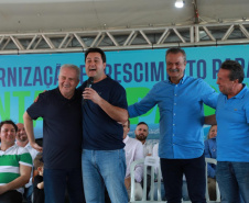 O governador Carlos Massa Ratinho Junior anunciou neste sábado (22), no balneário de Praia de Leste, o projeto de modernização da orla de Pontal do Paraná e um pacote de investimentos para a cidade que ultrapassará R$ 96 milhões