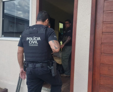 Polícia Civil do Amazonas em operação da investigação conduzida pela PCPR contra grupo de falso consórcio