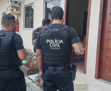 Polícia Civil do Amazonas em operação da investigação conduzida pela PCPR contra grupo de falso consórcio