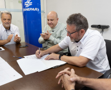 Sanepar e Prefeitura de Antonina assinam protocolo de intenções para saneamento básico 