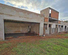UEM AVANÇOS OBRAS