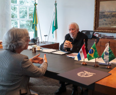 O governador em exercício Darci Piana recebe nesta terça-feira (16) a  Sra Maria Amarilla, Embaixadora do Paraguai.