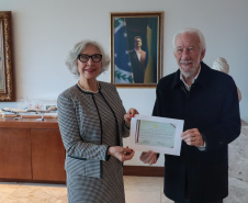 O governador em exercício Darci Piana recebe nesta terça-feira (16) a  Sra Maria Amarilla, Embaixadora do Paraguai.