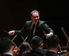 Com regência de Christian Vásquez, Orquestra Sinfônica toca Shostakovich e Vaughan Williams
