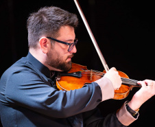Com regência de Christian Vásquez, Orquestra Sinfônica toca Shostakovich e Vaughan Williams