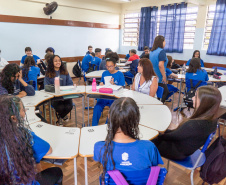  Cerca de um milhão de estudantes voltam às aulas, pela rede de ensino, nesta quarta-feira