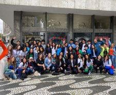 Intercambistas do Ganhando o Mundo do NRE de Campo Mourão recebem apoio psicológico para lidar com desafios da viagem