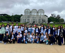 Intercambistas do Ganhando o Mundo do NRE de Campo Mourão recebem apoio psicológico para lidar com desafios da viagem