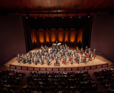 Orquestra Sinfônica do Paraná recebe fenômeno Valentina Lisitsa