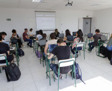 Alunos do projeto Talento Tech realizam primeira prova presencial nos 50 municípios