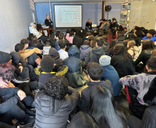 PCPR ministra palestra sobre combate às drogas para 560 estudantes de escola estadual