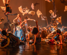 Apresentações gratuitas de grupo de dança do Colégio Estadual do Paraná chegam a Umuarama 