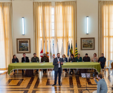 Professores da rede estadual são homenageados após concluírem intercâmbio internacional pelo Ganhando o Mundo Professor