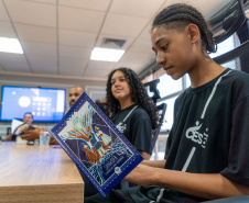 Educação: Secretaria realiza entrega de livros Afro-brasileiros para escolas estaduais