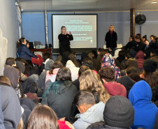 PCPR ministra palestra sobre combate às drogas para 560 estudantes de escola estadual