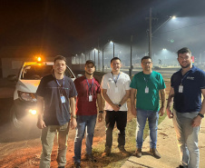 Caminhões-pipa fornecidos pelo Estado ajudam a combater incêndio florestal em Cianorte